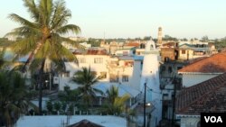 Heavily Muslim Mombasa has been wracked by both a secessionist movement and Islamists linked to al-Shabab, Mombasa, Kenya, November 17, 2012. (H. Heuler/VOA)