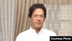 巴基斯坦新总理依姆兰.汗数天内先后与美国和中国高级外交官员会见