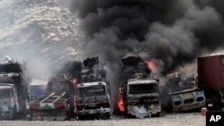 Truk-truk NATO diserang militan di wilayah dekat perbatasan Pakistan-Afghanistan di provinsi Jalalabad, Afghanistan, 2 September 2013 (Foto: dok). Truk pengangkut pasukan minyak NATO dilaporkan diserang militan di kota Sorab provinsi Baluchistan, Pakistan barat daya, Jumat (13/9).