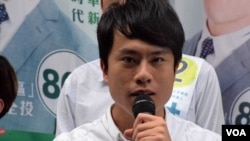 资料照：香港民主党立法会超级区议会候选人邝俊宇 (美国之音 汤惠芸拍摄)