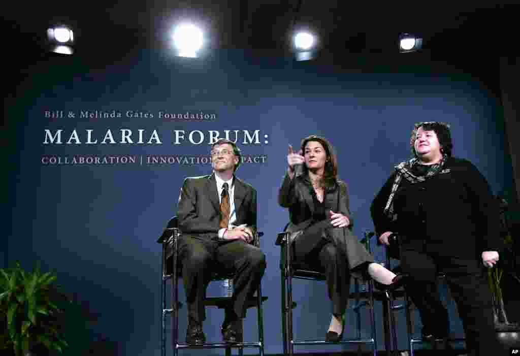 Bill and Melinda Gates attend a forum of 300 malaria scientists and policy makers, Oct. 17, 2007, in Seattle, Washington. 