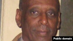 ዶ/ር ፍቅሩ ማሩ /ፎቶ - ከኢንተርኔት የተገኘ/