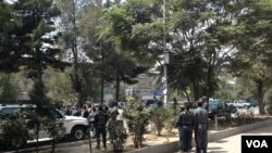 喀布尔银行外发生自杀袭击