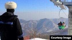북한의 마식령 스키장 정경. 미국 AP통신의 진 리 전 평양지국장이 지난달 스키장 방문 당시 찍은 사진이다. 