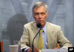 奥特教授在演讲