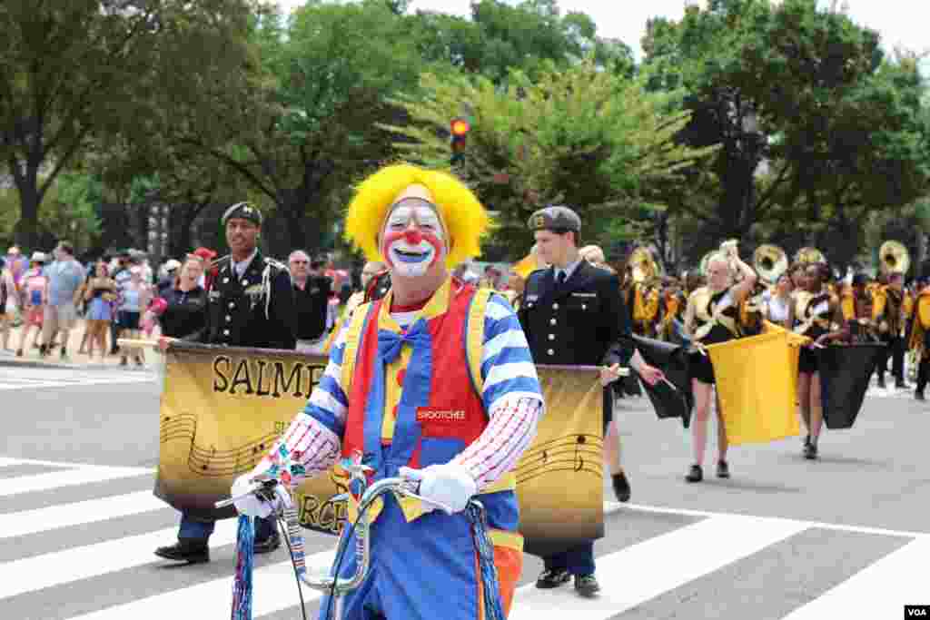 华盛顿独立日庆祝游行。(2019年7月4日)