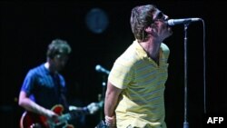 Braća Lijam i Noel Galager (Foto: JOSE JORDAN/AFP)