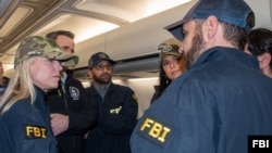 حضور مقامات آمریکایی در هواپیمایی که محمد شریف‌الله را به ایالات متحده آورد