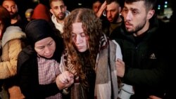 Serbest bırakılan Filistinliler arasında çocukken İsrailli askerlere tepkisiyle dünya basında yer alan aktivist Ahed Tamimi de bulunuyor