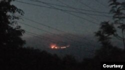 Moto unaowaka kwenye mlima Kilimanyaro karibu na kambi ya Karanga, nchini Tanzania.