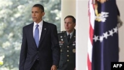 奥巴马和彼得雷乌斯将军