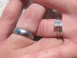 Sepasang cincin kawin. (Foto: Courtesy/Flickr/LincolnStein via Creative Commons license)