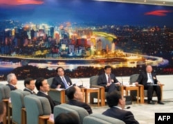 人大重庆团讨论现场