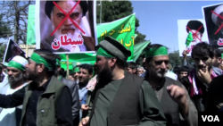 در این تظاهرات، معترضان برضد ایران و رئیس جمهور آن کشور شعار می‌دادند