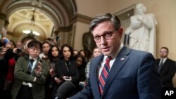 مایک جانسون رئیس مجلس نمایندگان آمریکا از حزب جمهوریخواه رای‌گیری امروز را یک «گام ضروری» خواند