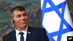 گبی اشکنازی - آرشیو