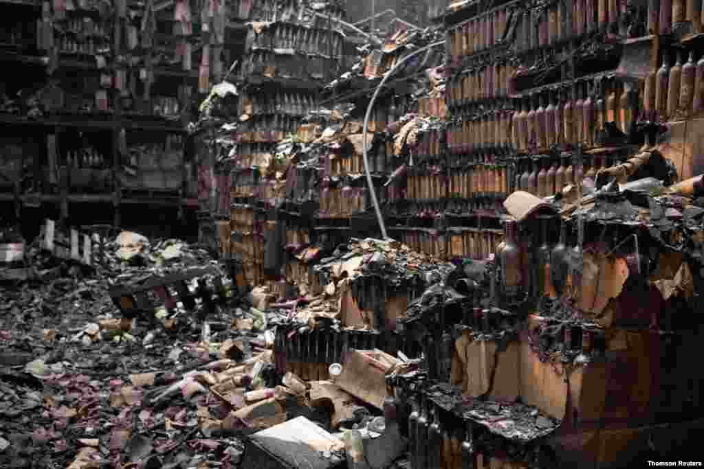 캘리포니아주 나파밸리에서 발생한 &#39;글래스 파이어&#39; 산불로 인해 칼리스토가 와이너리가 불타 수천병의 포도주가 손상됐다. 