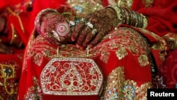 د "حوا لور" نومې تنظیم خورشید بانو د سپریم کورټ د فيصلې هرکلی وکړو او د فېصلې دا ماده یې ډیره وستایله چې د دویم واده نه وړاندې دې سړی لومړۍ ښځې ته حق مهر ورکړي. هغه مېرمن بانو زیاتوي دغه ماده مېرمنو ته تحفظ ورکوي