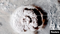 ພາບ​ຈາກ​ດາວ​ທຽມ​ສະ​ແດງ​ໃຫ້​ເຫັນ​ພູ​ເຂົາ​ໄຟ​ໃຕ້​ນ້ຳ​ທະ​ເລ​ຢູ່ນອກ​ປະ​ເທດ ທົງ​ກາ.