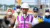 Presiden Jokowi usai meresmikan Jalan Tol Rangkasbitung di Banten, Selasa (16/11) mengatakan penyebab banjir di Sintang, Kalbar akibat kerusakan lingkungan yang terjadi selama puluhan tahun ( Biro Setpres ) 