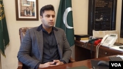 په بهر هېوادنو کې د مېشته پاکستانیانو د چارو په اړه د وزیراعظم صلاحکار زلفی بخاري په یو بیان کې وویل دی چې د هند اؤ اسرایل په ډاډ میډېا اؤ پاکستان کې اپوزیشن د دوی خلاف دا منفی پروپېګینډا کړې ده