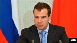 Dmitri Medvedev: Bəşar Əl-Əsəd vəd etdiyi islahatlara əməl etməlidir