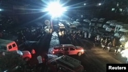 救援人员继续在重庆煤矿爆炸现场搜救。