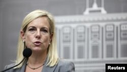 美国国土安全部长克尔斯滕·尼尔森在波多黎各发表讲话（2017年12月19日）