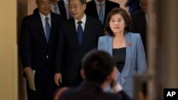  «چوئه سون هوی» مدیرکل آمریکای شمالی وزارت امور خارجه کره شمالی سابقه حضور در تیم هسته ای این کشور را نیز دارد. 