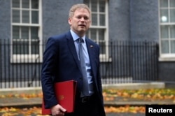 英国商业大臣格兰特·夏普斯（Grant Shapps）在伦敦唐宁街10号。（2022年11月17日）