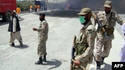 د چمن مرستيال کمشنر اسماعيل ابراهيم د پېښو په اړه مطبوعاتو سره په خبرو کې ویلي، د ليویز ځواک اهلکار په ګشت وو، ترهګرو په هدف کړي دي