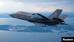 한국 공군이 차기 전투기 기종으로 구매를 검토 중인 미국 록히드마틴사의 F-35 전투기. (자료사진)