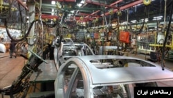 نمایی از یک کارخانه خودروسازی در ایران