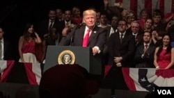 سخنرانی آقای ترامپ در فلوریدا بود، ایالتی که صدها هزار کوبایی مهاجر در آن زندگی می کنند.