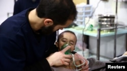 Faith Kipyegon, of Kenya celebrates after winning gold after the final of the women&#39;s 1,500-meters at the 2020 Summer Olympics, Friday, Aug. 6, 2021, in Tokyo, Japan. (AP Photo/Charlie Riedel)