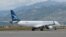 Avion Montenegro erlajnsa na pisti u Podgorici, 12. juna 2020. (Foto: RFE/RL)