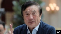 멍완저우 최고 재무책임자의 부친이자 화웨이 설립자인 런정페이 대표이 지난 1월 중국 선전 시에서 기자회견을 가졌다. 