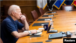 Presidenti Biden gjatë një takimi për situatën në Kabul