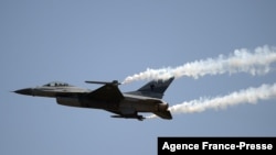 资料照片：巴基斯坦空军F-16战斗机在首都伊斯兰堡参加阅兵式（2017年3月23日）