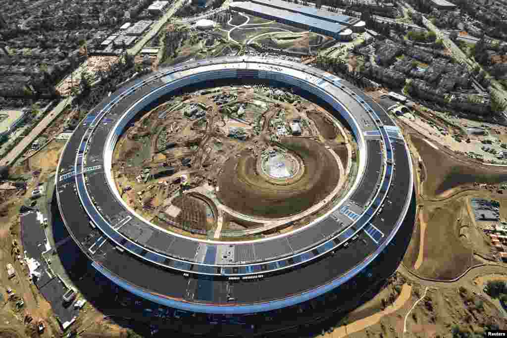 2017年1月13日，美国加利福尼亚州库比蒂诺市，从空中拍摄的这张照片显示正在建设的苹果公司第二园区。