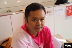 香港立法会外反送中绝食抗议者发言人陈凯兴 （美国之音申华拍摄）