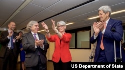 تقدیر وندی شرمن معاون وزارت خارجه آمریکا از اعضای تیم مذاکره کننده آمریکا در مذاکرات هسته ای با ایران در وین - ۱۴ ژوئیه ۲۰۱۵