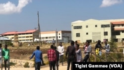 Faayilii - Yunivarsiitii Salaalee 