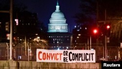 Okunye okulotshwe ngabantu duzane ledale leCongress okuthoniswa amacalaetheswa owayengumongameli, uMnu. Donald Trump.