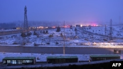 این اتوبوس های سبز رنگ آخرین گروه از مخالفان مسلح اسد را به بیرون حلب منتقل کردند. 