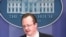 White House spokesman Robert Gibbs (file photo)