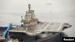 중국의 첫 항공모함인 랴오닝 호. (자료사진)