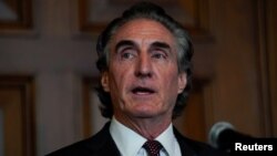 داگ برگم، وزیر کشور آمریکا (آرشیو)