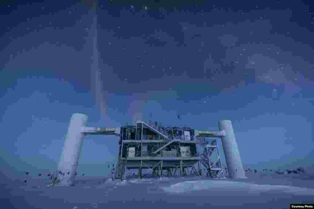 Lab IceCube di bawah bintang. (Felipe Pedreros. IceCube/NSF)