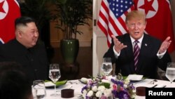 지난 2월 베트남 하노이에서 열린 미북 정상 만찬에서 도널드 트럼프 미국 대통령과 김정은 북한 국무위원장이 모두발언을 하고 있다.